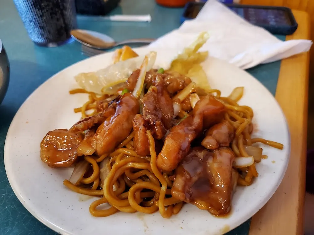 Lo Mein with Spicy Chicken and Vegetables